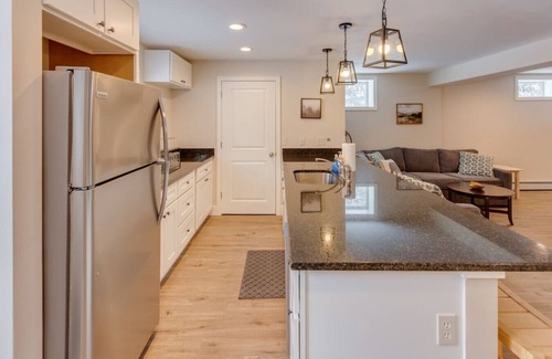 Thornton Apartment | Spacious Family House in the White Mountains! 2 Fireplaces!