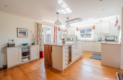 New Forest District Cottage | Spacious family retreat with large garden and wild ponies