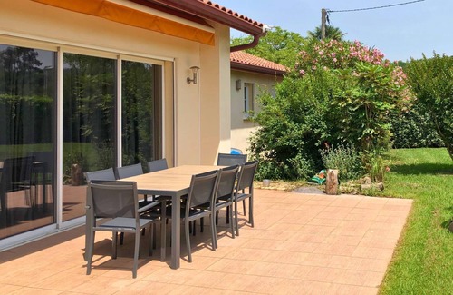 Hendaye Villa | Spacious family villa for 8 people with garden in Hendaye plage