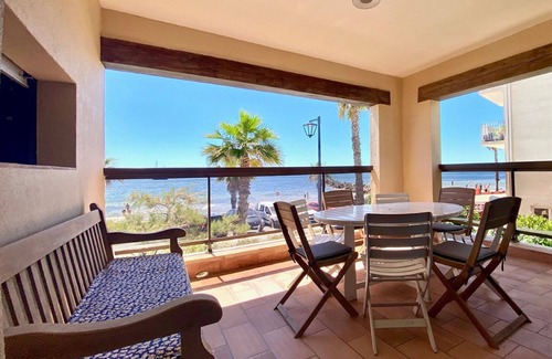 Meze House | Spacious family villa for 8 with stunning views in Mèze