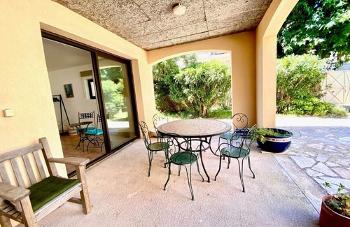 Meze House | Spacious family villa for 8 with stunning views in Mèze
