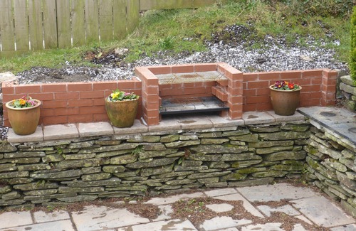 St Teath Cottage | Spacious farmhouse with large childrens play area and fabulous family kitchen.