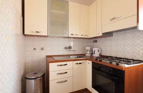 Rivoltella Apartment | Spacious first floor apartment in a shabby chic style