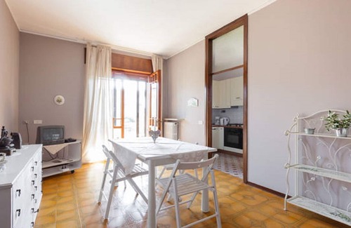 Rivoltella Apartment | Spacious first floor apartment in a shabby chic style