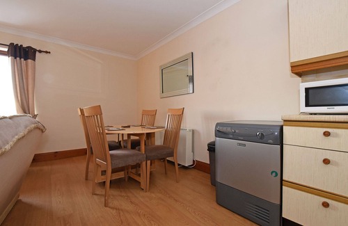 Seahouses Apartment | Spacious First Floor 2 bed apartment with views of the Farne Islands.