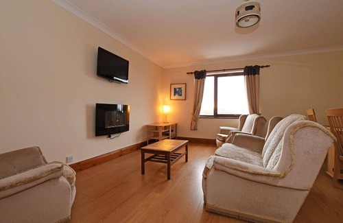 Seahouses Apartment | Spacious First Floor 2 bed apartment with views of the Farne Islands.