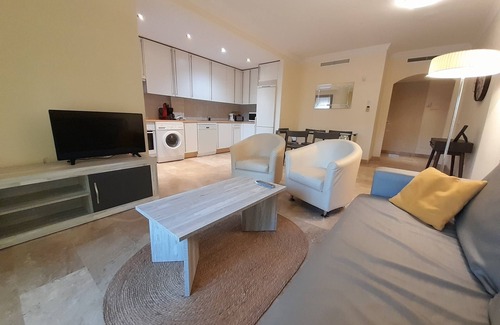 Buenas Noches Apartment | Spacious flat, very quiet and with gardens