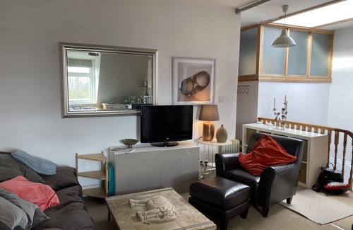 Stroud Green Apartment | Spacious flat with large double bedroom