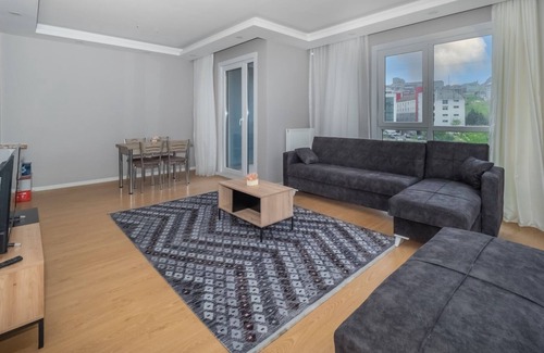 Esenyurt Apartment | Spacious Flat with Shared Pool in Esenyurt