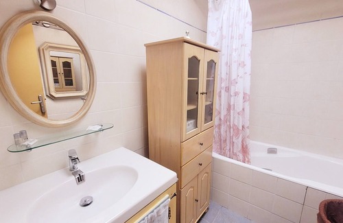 Chateauneuf-de-Gadagne House | Spacious And Bright House At The Door Of Avignon