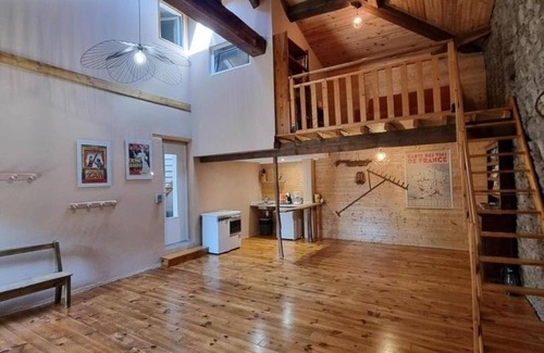 Saint-Denis-sur-Coise Cottage | Spacious Cottage 10 ppl: Nature, Spa, Comfort