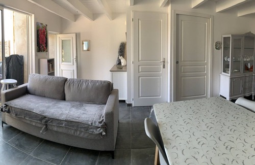 La Cotiniere House | Spacious house in the Oleron region, in a quiet location, within walking distance of the beach and shops.