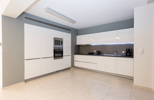 Heraklion Apartment | Spacious Fully Equipped Central Apt walking distance to all sites #1