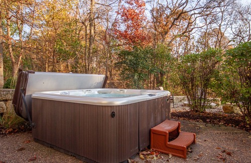The Galena Territory House | Spacious Galena Retreat on Golf Course | 4 Bed 4 Bath | Hot Tub & Fire Pit