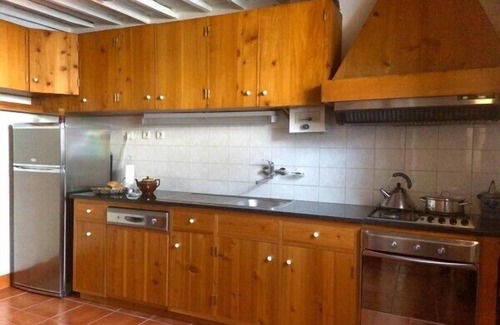 Lagoa House | Spacious, generously furnished house in a row of ancient fishermen’s houses