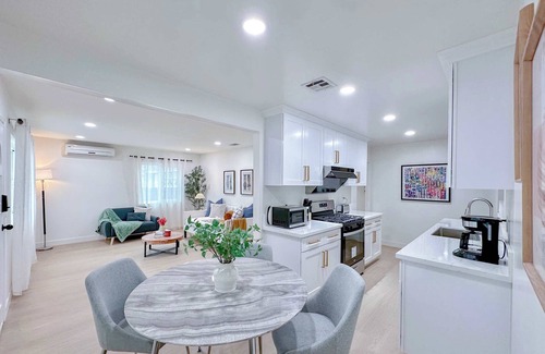 Rowland Heights House | Spacious Getaway Between LA And OC 4 Bedrooms & Free Parking