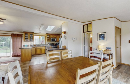 Loleta House | Spacious getaway w/marvelous bay and beach views, jetted tub, & gas grill