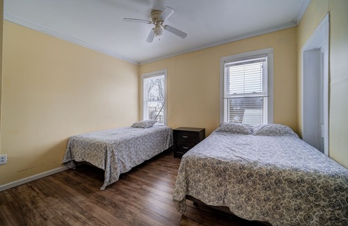 Tannersville House | Spacious Getaway with Nearby Dining : Yard Games