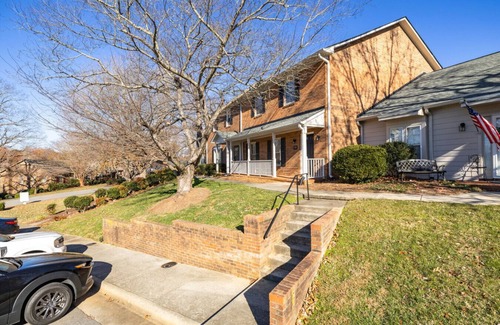 Greensboro Apartment | Spacious Golf Course Townhouse