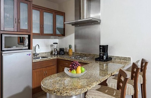 Playa Diamante Resort | Spacious Grand Mayan One Bedroom Suite – Acapulco Resort Getaway