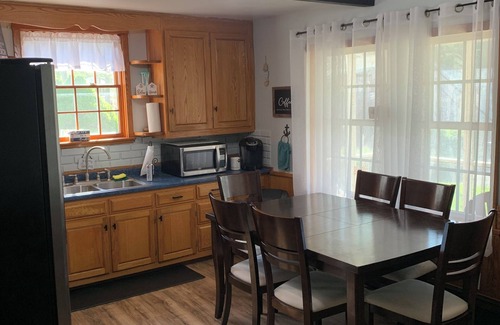 Lake Erie Beach House | Spacious Grandview Bay Cottage Style Home