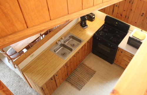 Ely Cabin | Spacious Group Cabin Overlooking Moose Lake with Vaulted Ceilings, Loft & Porch