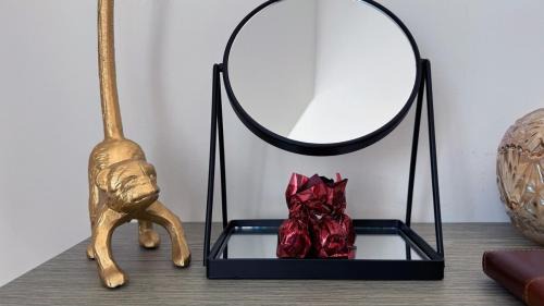 Swiss Cottage Apartment | Spacious Guest Studio - En-Suite - Central - Calm View
