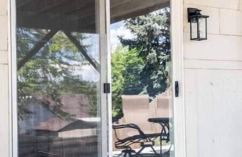 Highlands House | Spacious guest suite w/private entry
