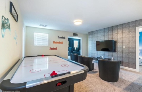 Davenport House | Spacious Haven for Large Families in Champion Gates Resort