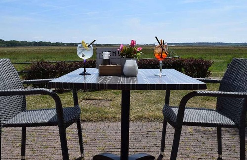 Nieuw-Haamstede Hotel | Spacious Haven | Vibrant nature trails, near scenic beach vibes & local sites
