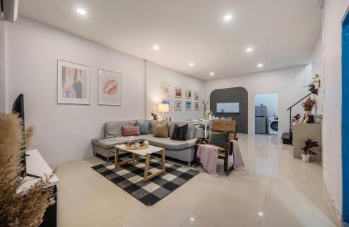 Chom Phon House | Spacious Haven Chatuchak Market 5BR 10 Sleeps RB1