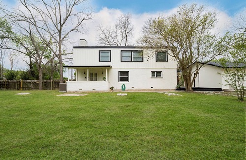 Lockhart House | Spacious Historic Home Near Downtown Lockhart