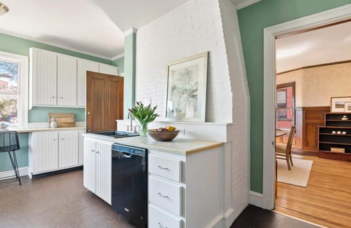 West End House | Spacious Historic Home | 7BR West End for Groups