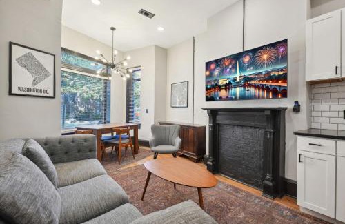 Shaw Apartment | Spacious, Historic Logan Circle Rowhouse