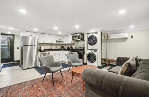 Shaw Apartment | Spacious, Historic Logan Circle Rowhouse