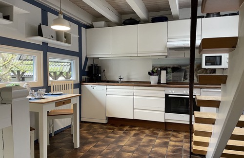 Nordseebad Burhave House | Spacious holiday home, close to the beach, WiFi, pets welcome, quiet residential area