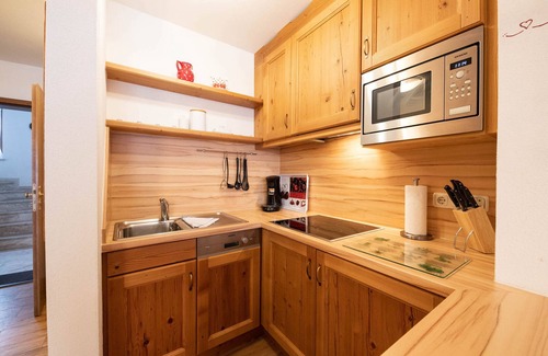 Untergrainau Apartment | Spacious holiday apartment "Löwenzahn" in a quiet location in the holiday villag