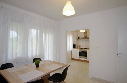 Rakalj Apartment | Spacious Holiday Apartment with Balcony in Village Rakalj
