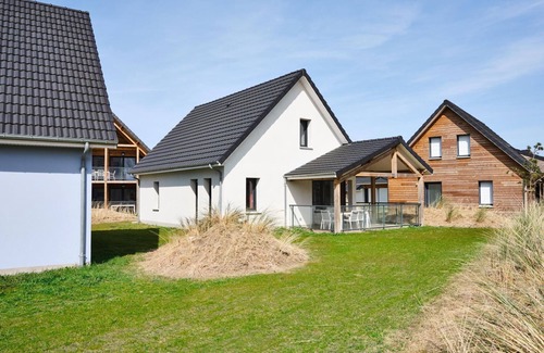 Berck-sur-Mer Villa | Spacious holiday home with a garden