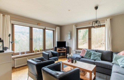 Nordenau House | Spacious holiday home with private terrace