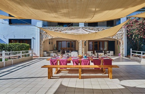 Modica House | Spacious holiday home with pool