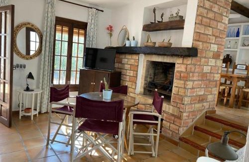 Carboneras House | Spacious holiday home with private garden