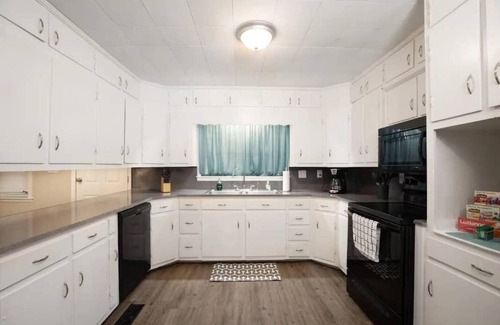 Crestline Heights House | Spacious Home, 4 Bedrooms, with 2 Baths & Fun Game Room!