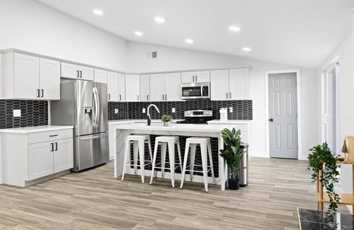 Alhambra House | Spacious Home + Guest house in Up-Town Phoenix