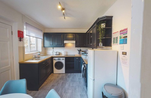 Chester House | Spacious Home, Ideal For Families, FREE Parking!