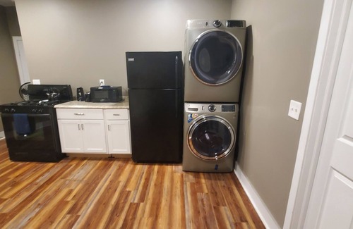 Detroit House | Spacious Home Located In The Heart Of Detroit, Minutes From Downtown
