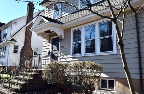 Highland Park House | Spacious home near Rutgers University with bonus loft