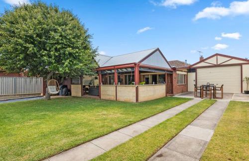Camden Park House | Spacious home near Glenelg
