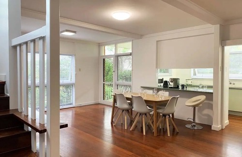 Wellers Hill House | Spacious Home Near CBD 20x Faster 5G @390 Mbps