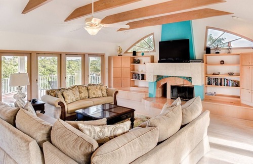 Wulfert House | Spacious home perfect for a large family and friends- Sleeps 6
